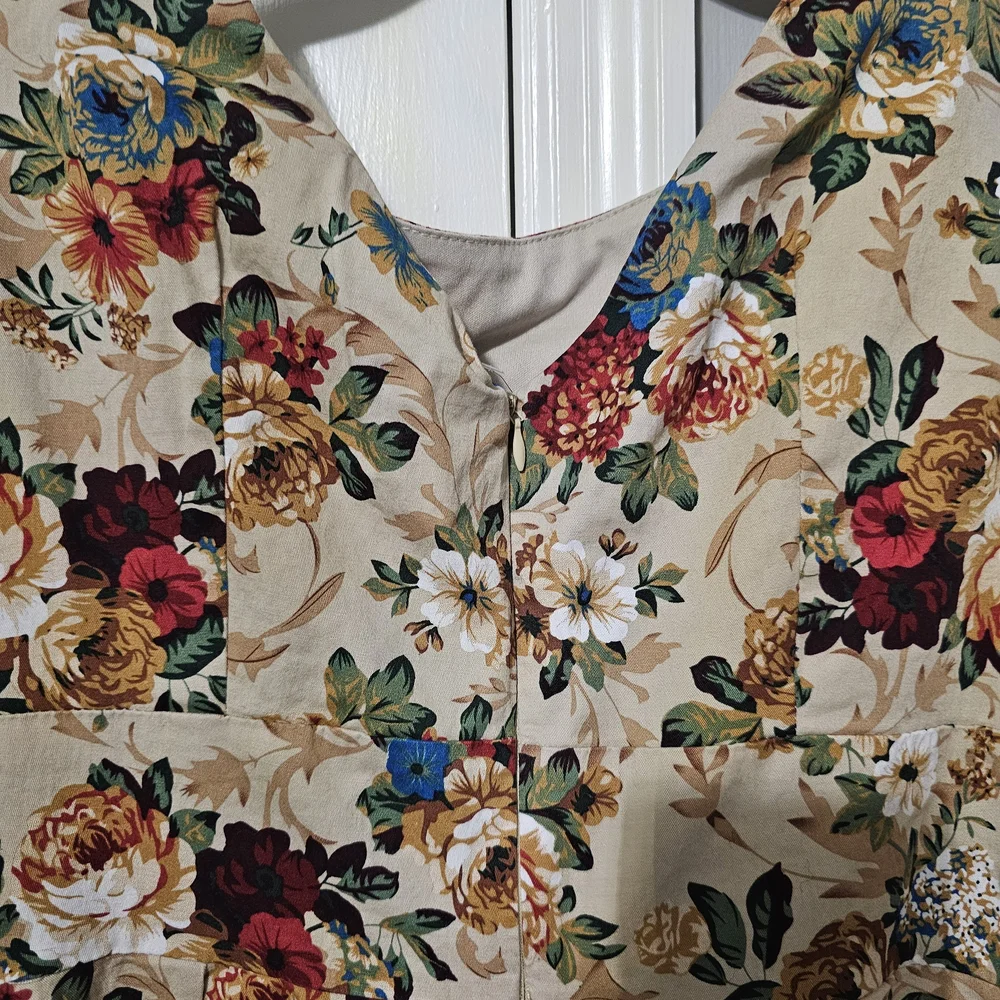 Elegant Floral Long Sleeve Dress - Picture 3 of 4